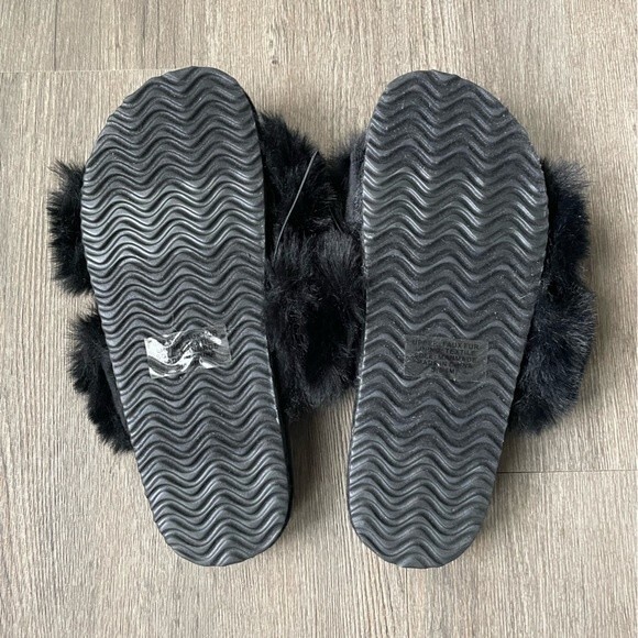 NWT LOFT Cross Front Fuzzy Slides Black Small (5/6) - Picture 7 of 8